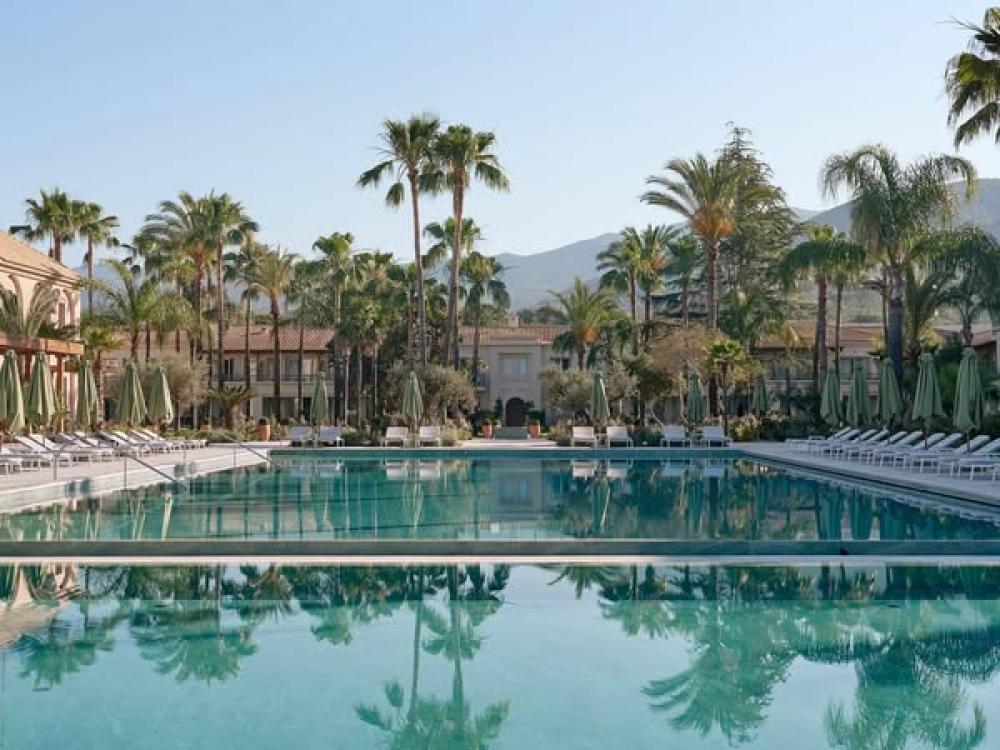 Luxury Beachfront Escape - Newly Refurbed Hotel