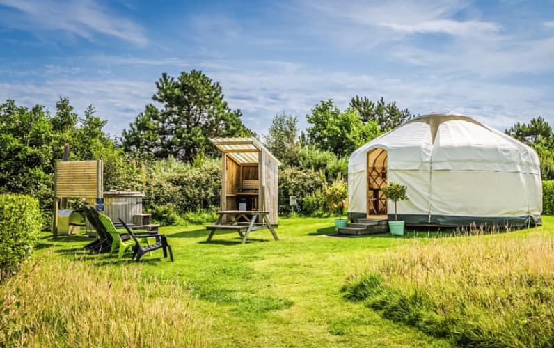 5* Reviewed Glamping Getaway with Hot Tub & Sea Views